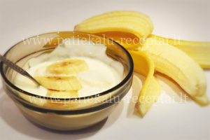 naminis jogurtas su bananais